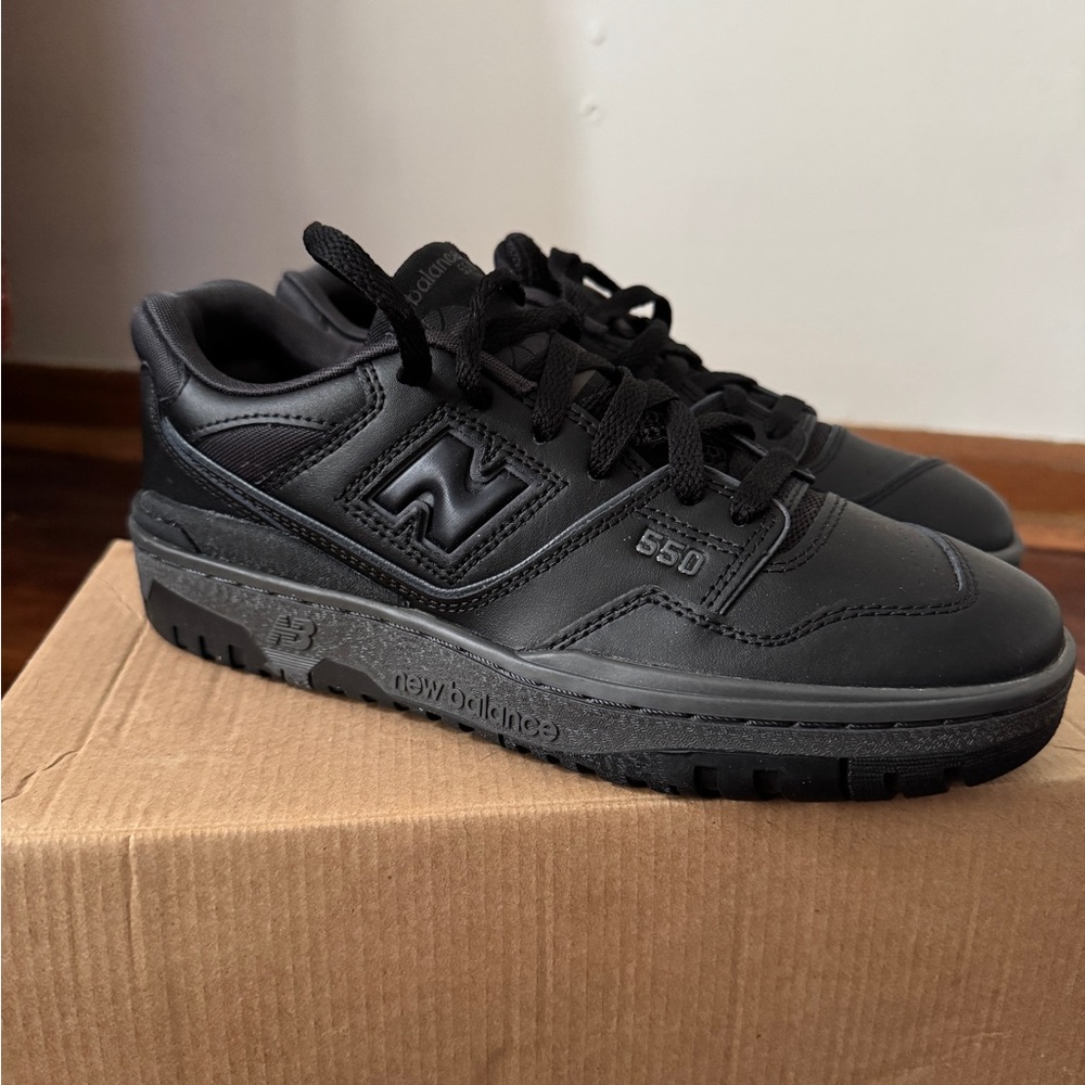 New Balance (Black) 550